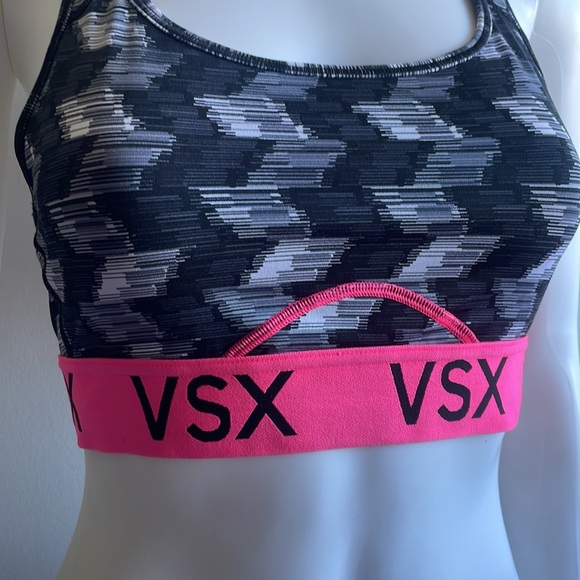 Victoria’s Secret Sports Bra Medium - Picture 2 of 5